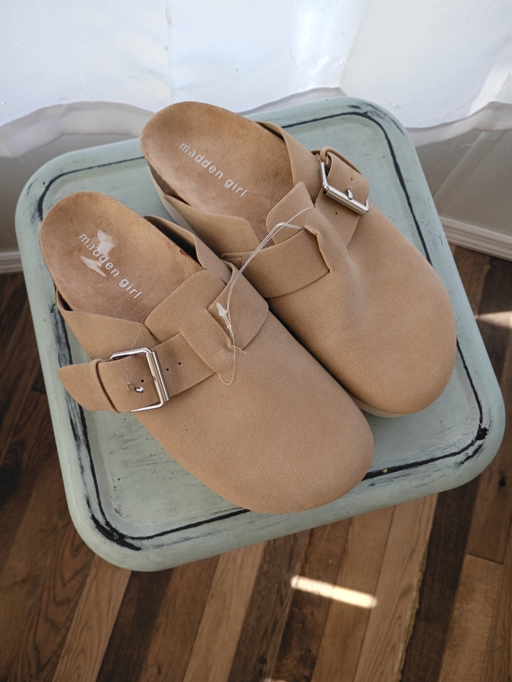 NEW Madden Girl Tan Platform Buckle Clogs Mules Women's Slip-On Shoes - Picture 3 of 6